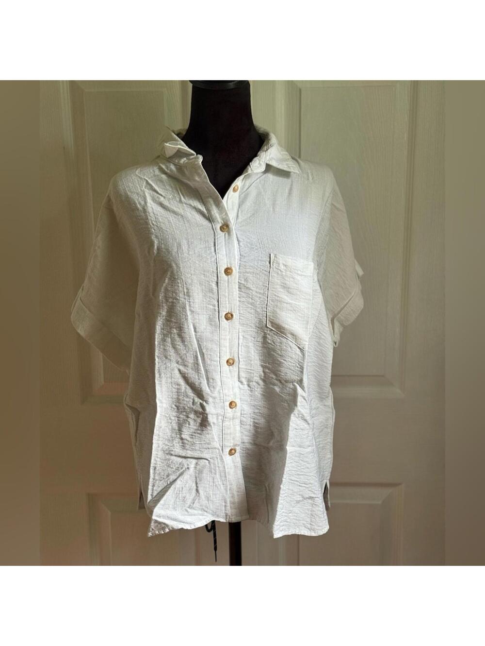 Women's Top | Short Sleeve Blouse | Forever21 | Size Medium